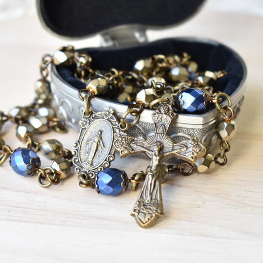 Amor Vincit Omnia Rosary